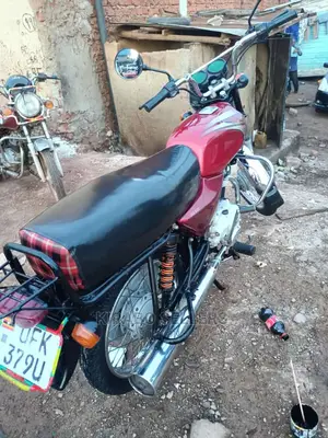 New Bajaj Boxer 2022 Beige