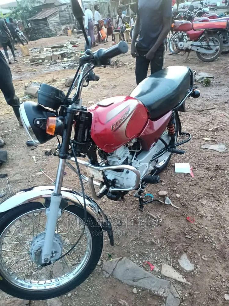 New Bajaj Boxer 2022 Beige