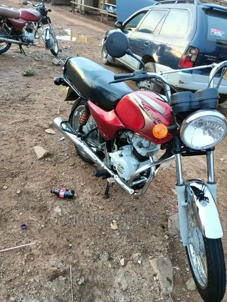 New Bajaj Boxer 2022 Beige
