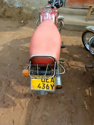 Bajaj Boxer 2019 White