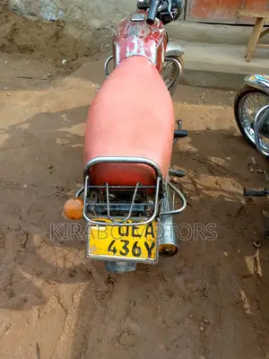 Bajaj Boxer 2019 White