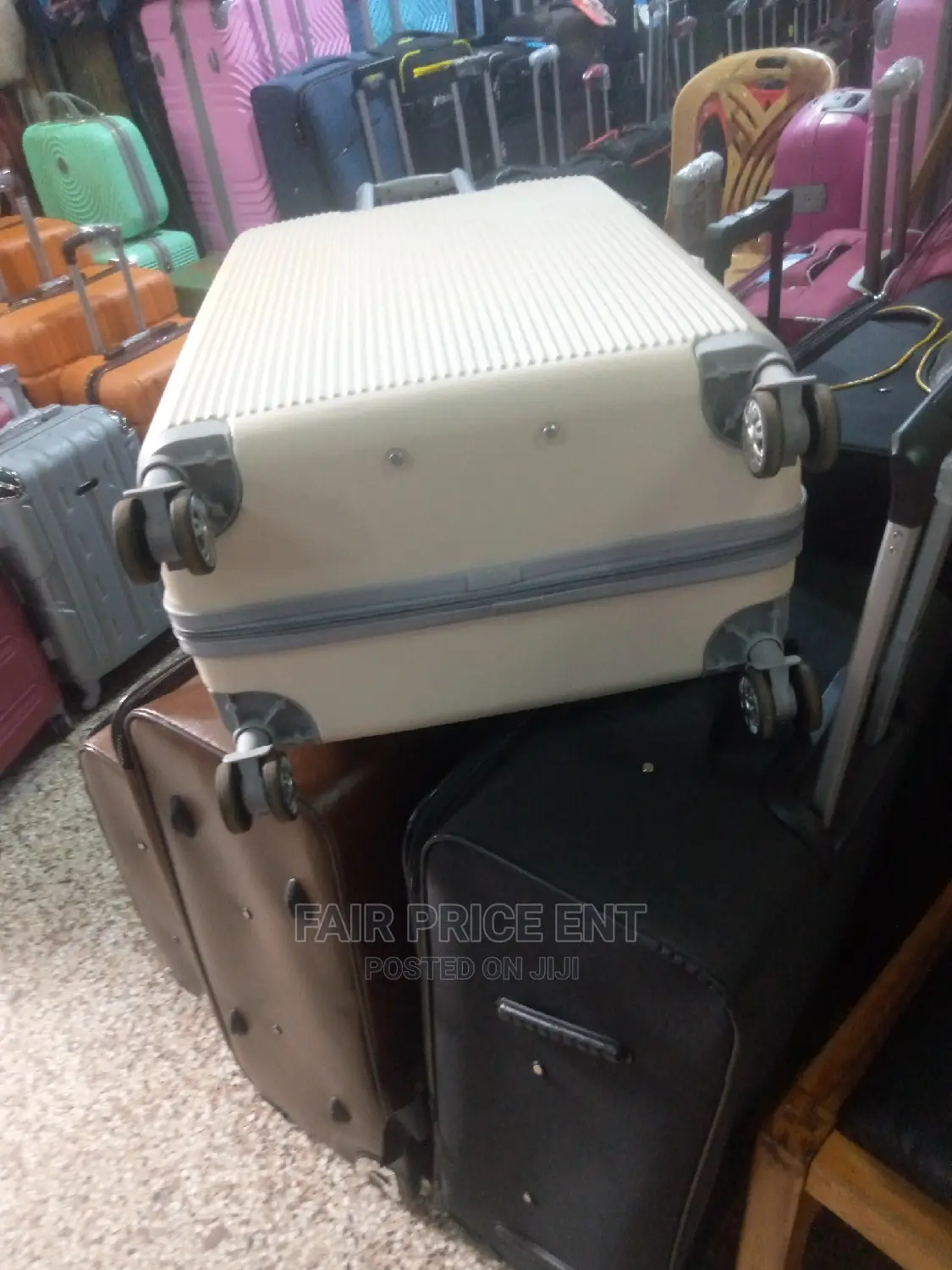 Plastic Suitcase Extra Large ( Cream)
