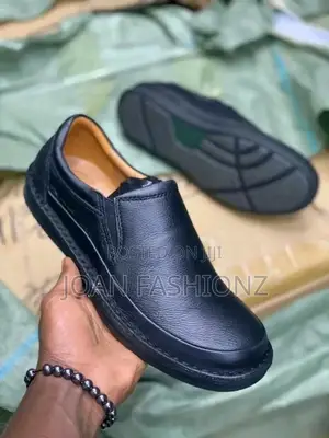 Comfortable Clarks Loafer Shoes-Black Brown