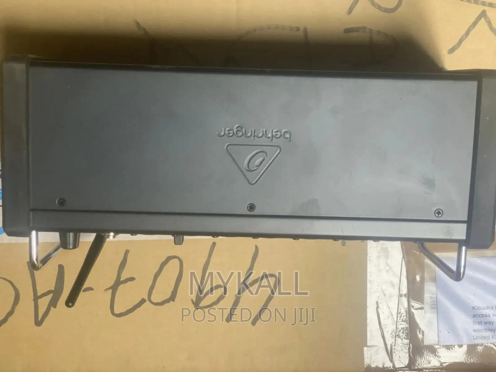 Behringer Xr18