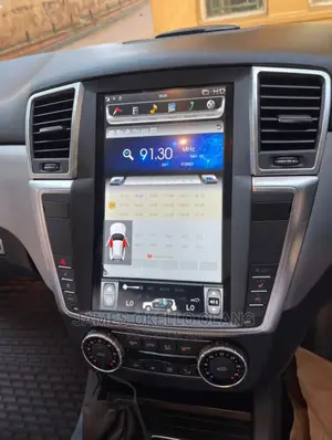 Photo - Tesla Android Radio for Benz 4matic Bluetec.