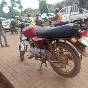 Bajaj Boxer 2023 Brown