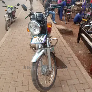 New Bajaj Boxer 2022 Silver