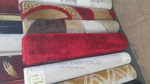 Center Carpets