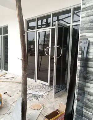 Aluminum Display Door