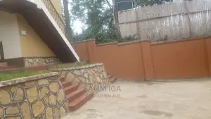 3bdrm Duplex in Kololo Property, Central Division for Rent