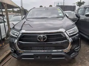 Toyota Hilux 2022 Black