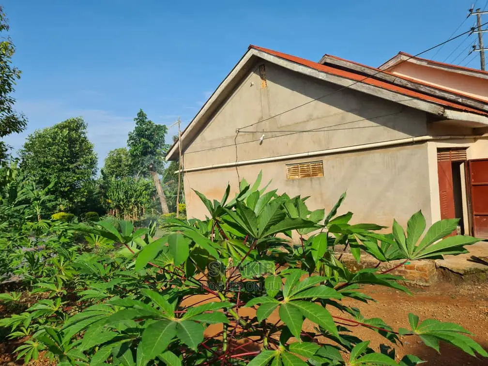 4bdrm Bungalow in Kakiri for sale