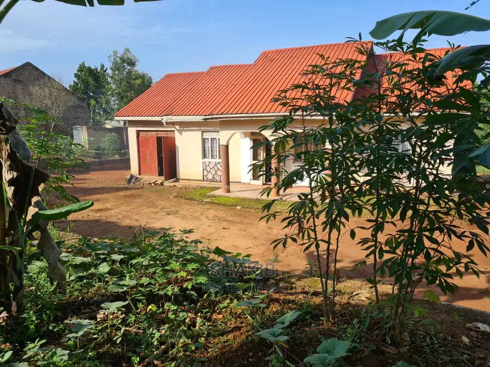 4bdrm Bungalow in Kakiri for sale