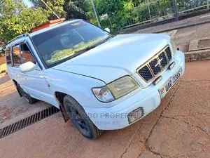 Subaru Forester 2.0 S 2000 White