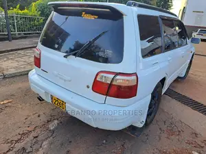 Subaru Forester 2.0 S 2000 White