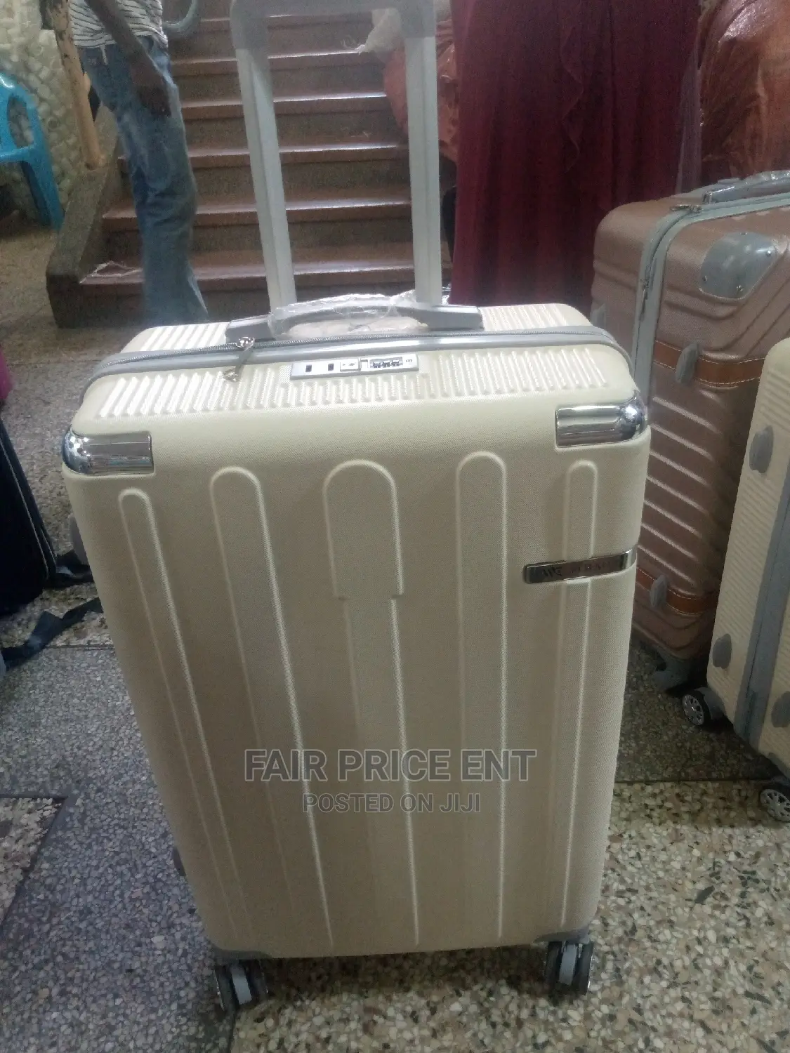Plastic Suitcase Extra Large ( Cream)