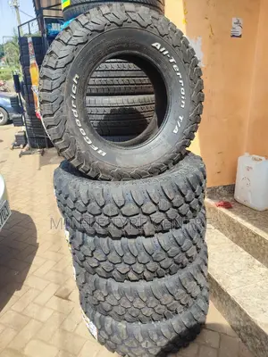 285/75r16 Centure