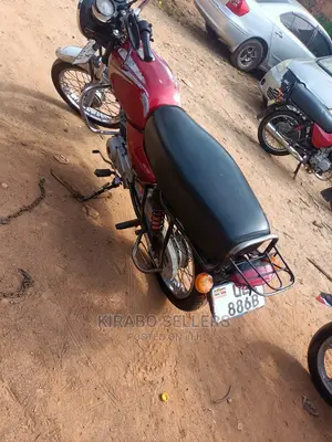Bajaj Boxer 2019 Brown