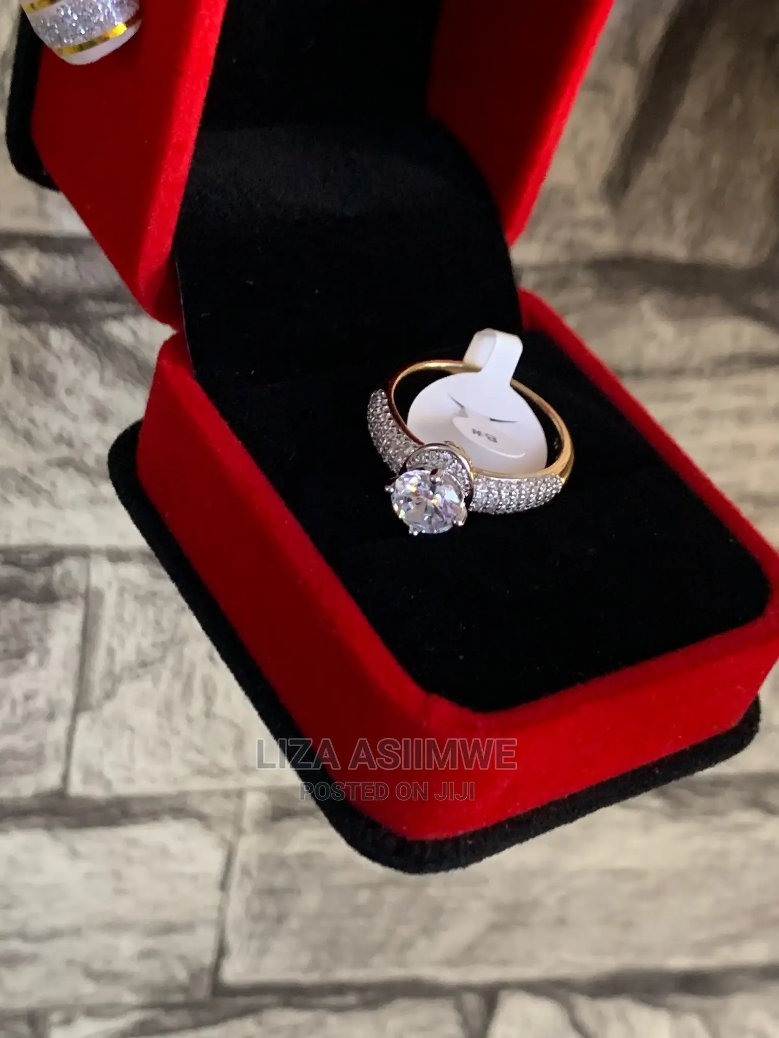 Engagement Rings Available at a Good and Affordable Price