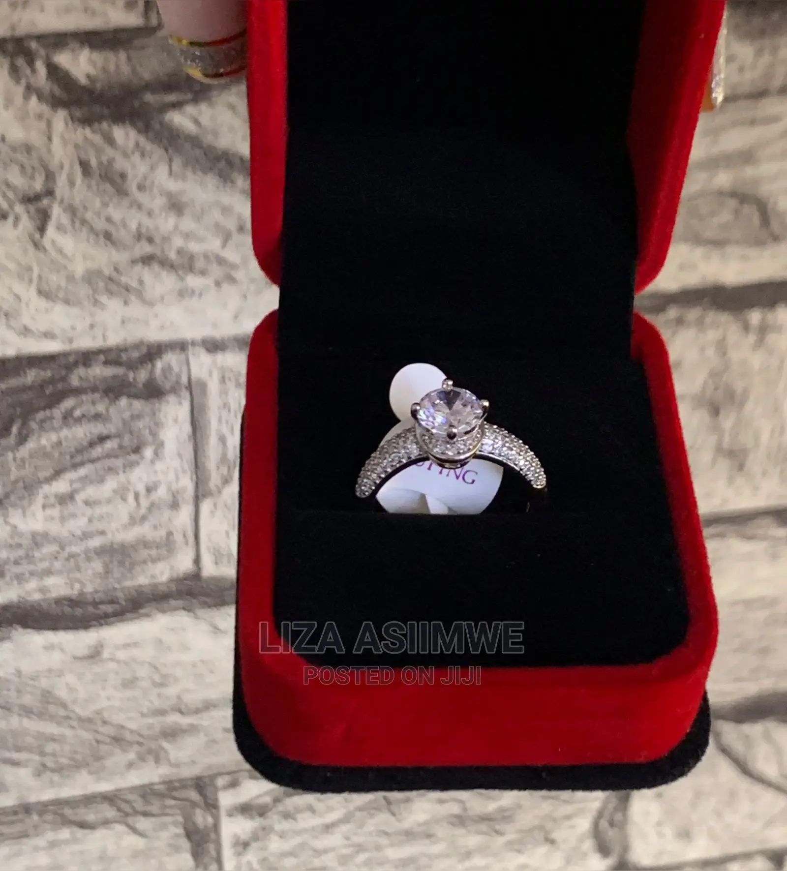 Engagement Rings Available at a Good and Affordable Price