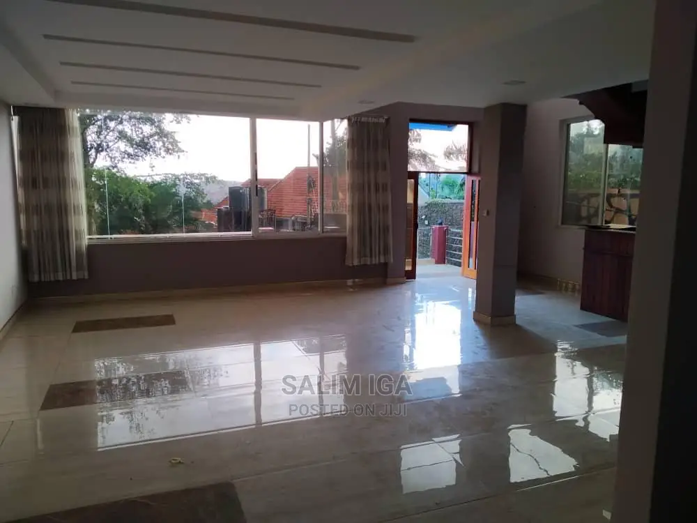 5bdrm Duplex in Kololo Property, Central Division for Rent