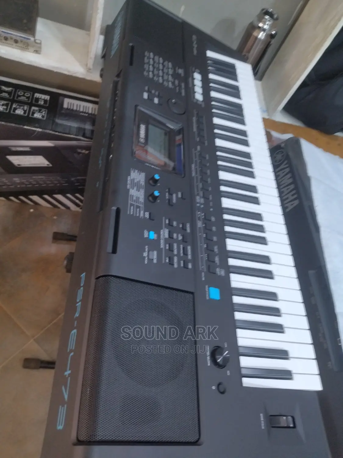 PSR E473 Keyboard