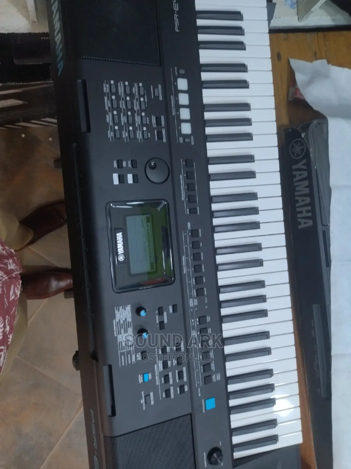 PSR E473 Keyboard