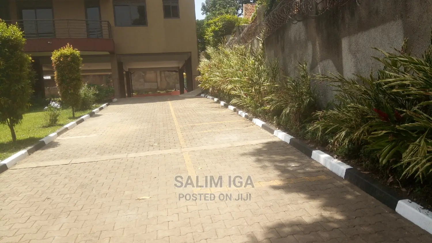 10bdrm Block of Flats in Kololo Property, Central Division for Rent