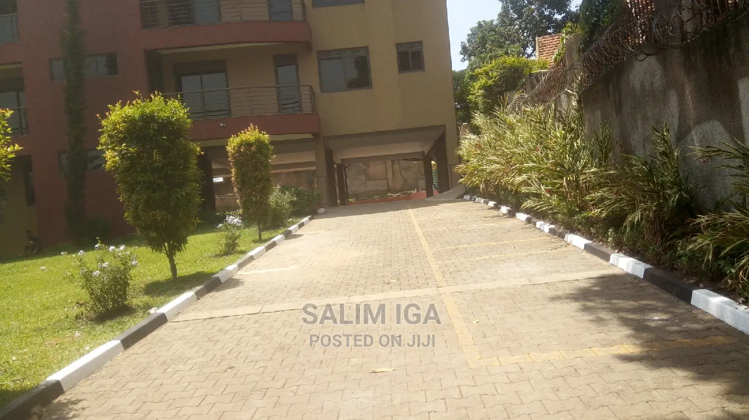 10bdrm Block of Flats in Kololo Property, Central Division for Rent
