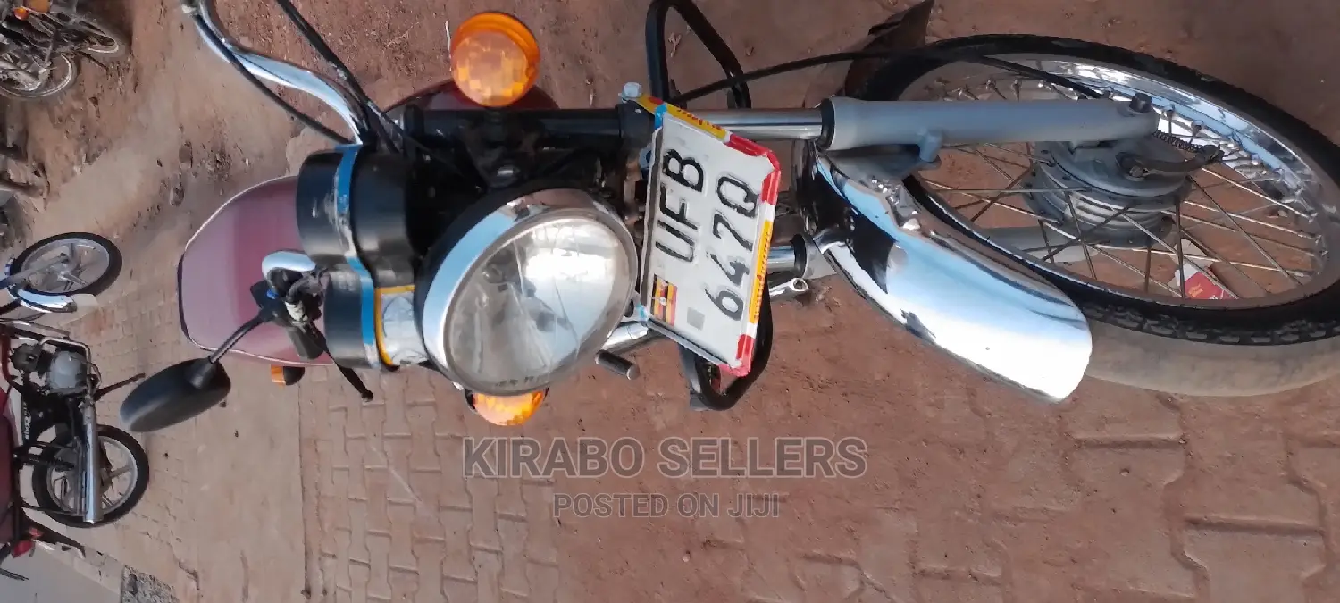 New Bajaj Boxer 2022 Silver