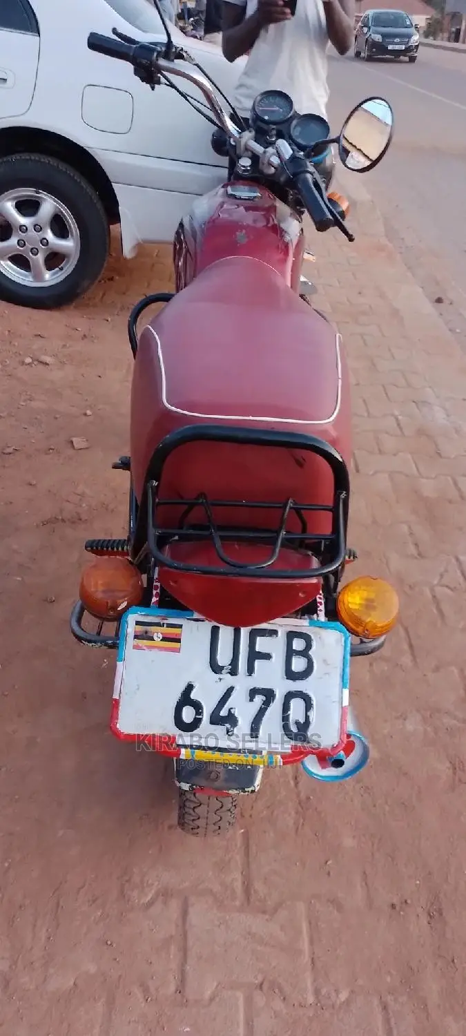 New Bajaj Boxer 2022 Silver