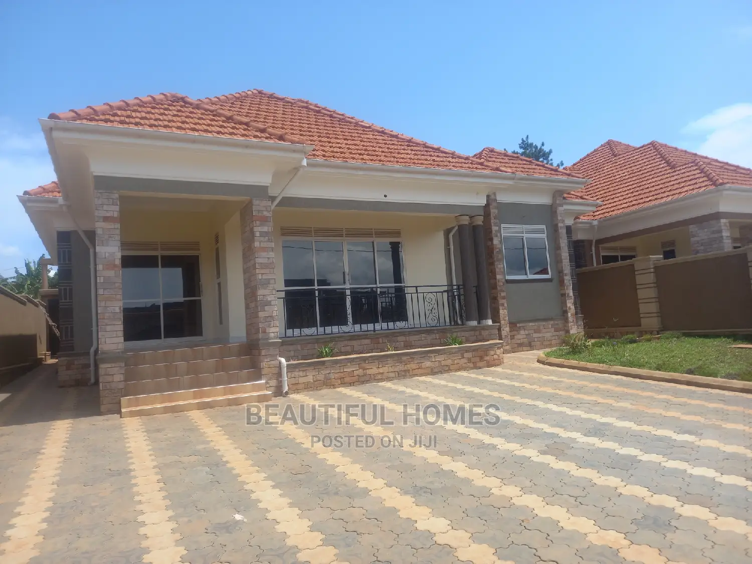 Furnished 4bdrm Bungalow in Kira Corporate for Sale