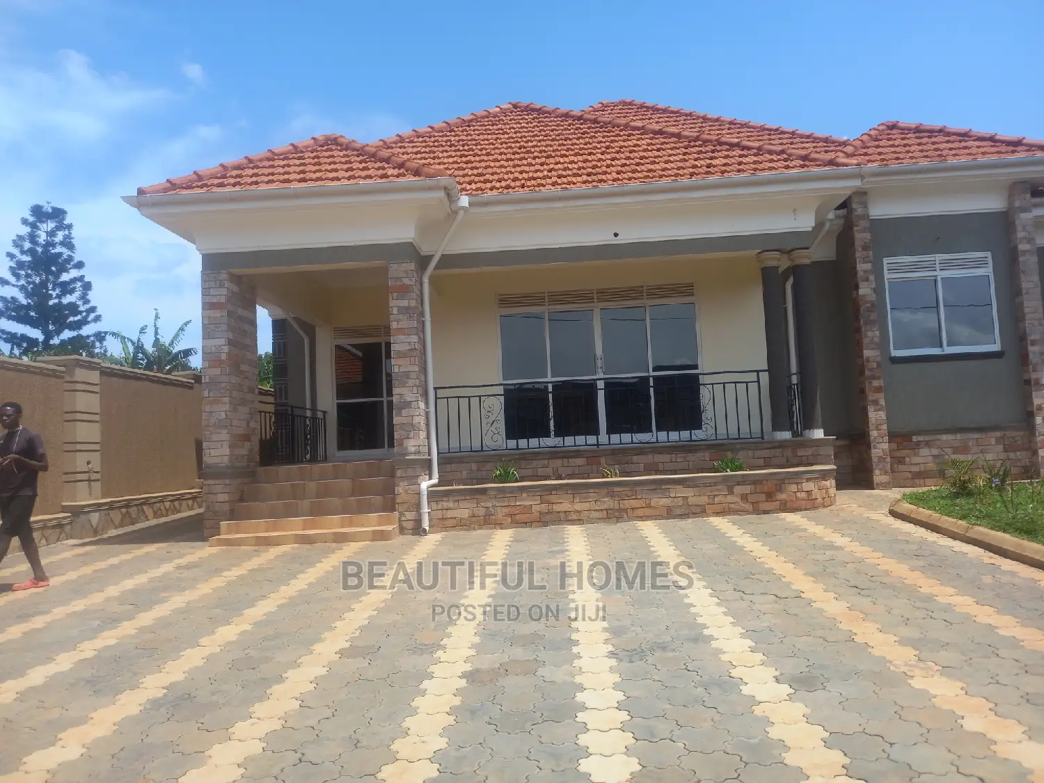 Furnished 4bdrm Bungalow in Kira Corporate for Sale