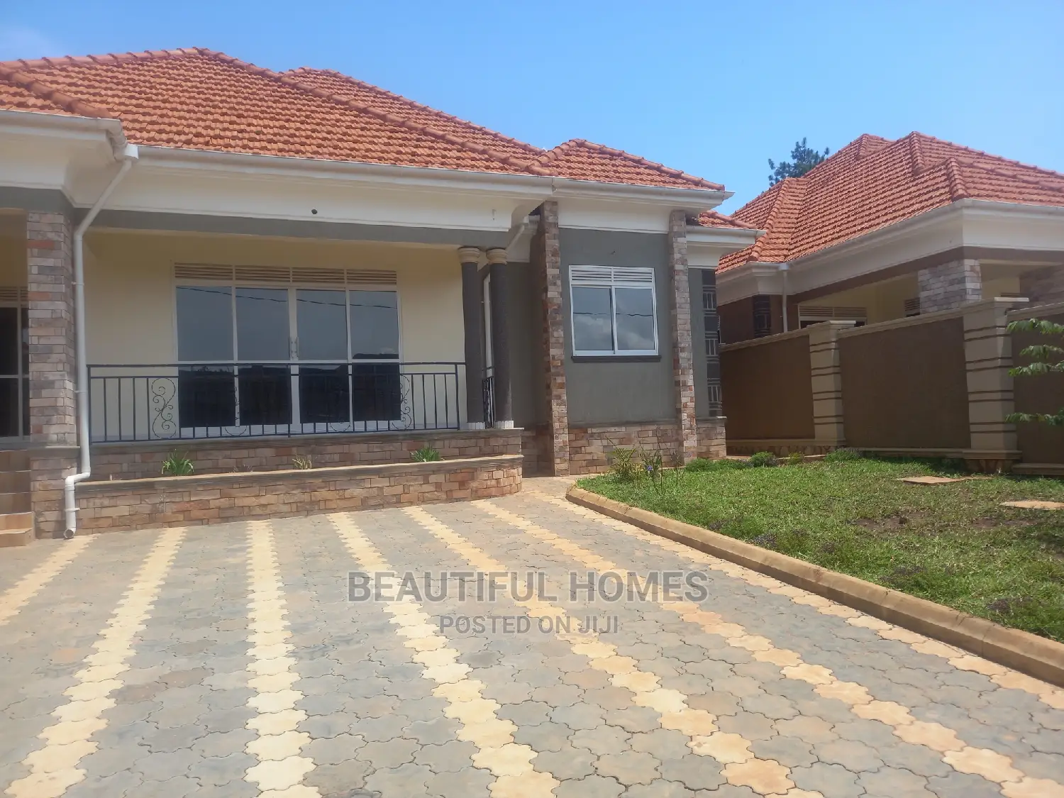 Furnished 4bdrm Bungalow in Kira Corporate for Sale