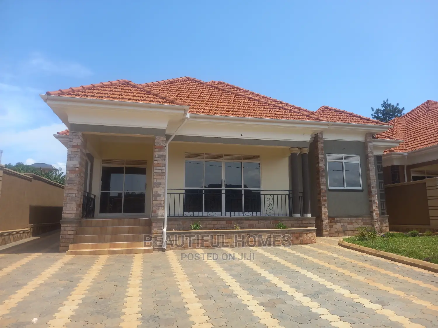 Furnished 4bdrm House in Kira Posh for Sale