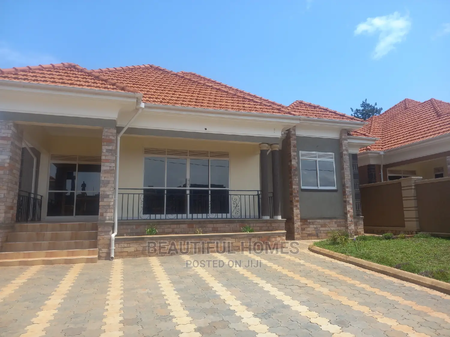 Furnished 4bdrm Bungalow in Kira for Sale