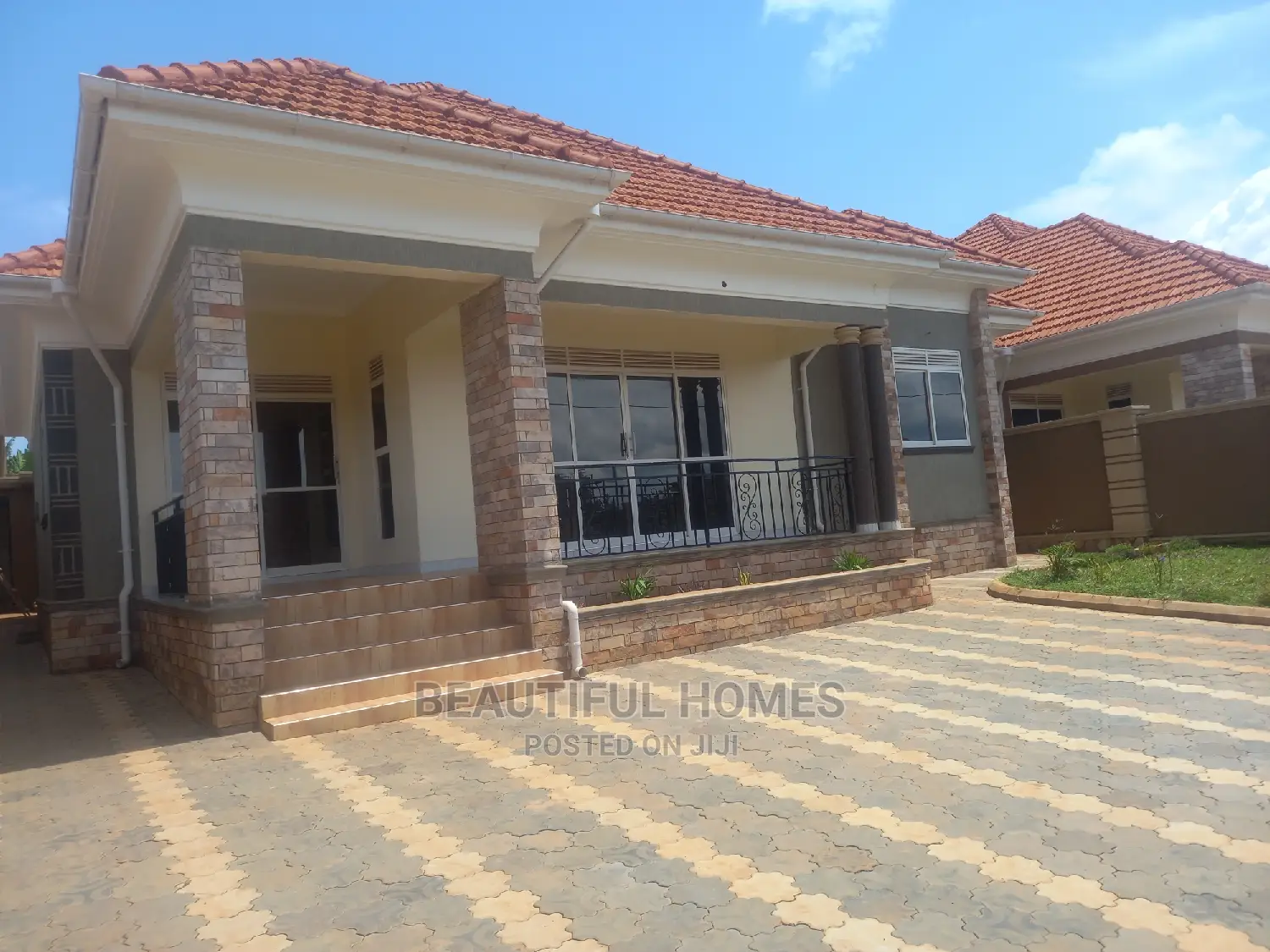 Furnished 4bdrm House in Kira for Sale