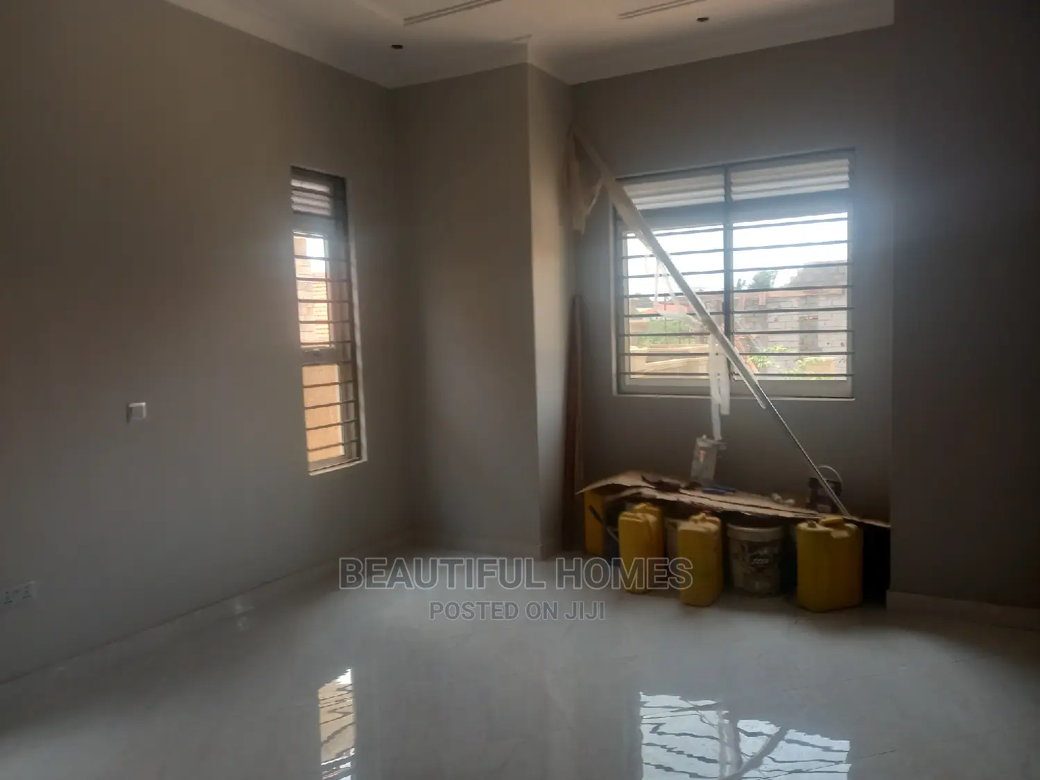 Furnished 4bdrm House in Kira for Sale