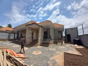 Furnished 4bdrm House in Kira Corporates for Sale