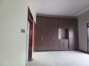 Furnished 4bdrm House in Kira Corporates for Sale