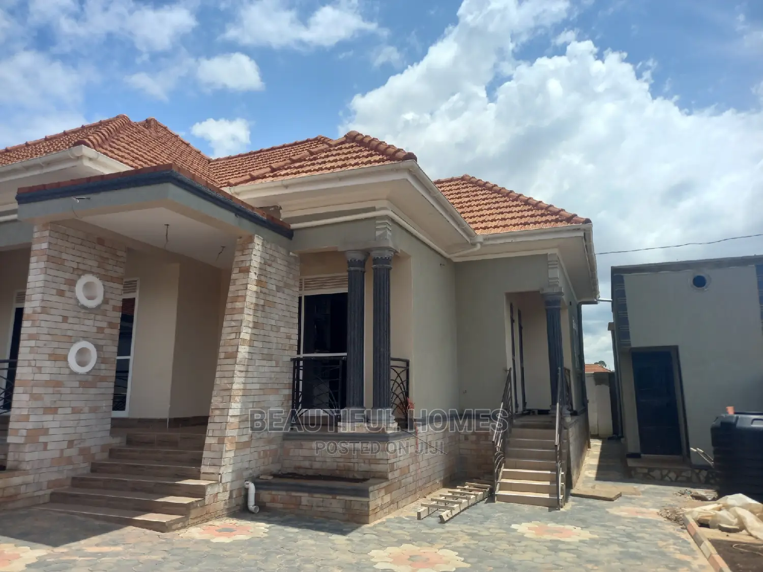 Furnished 4bdrm Bungalow in Kira Wealthy for Sale
