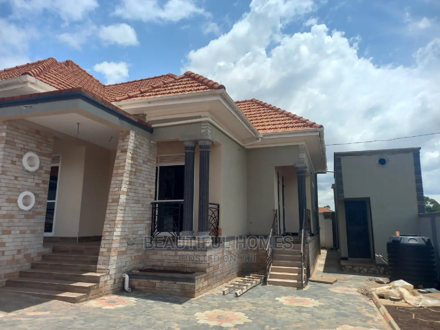 Furnished 4bdrm Bungalow in Kira Wealthy for Sale