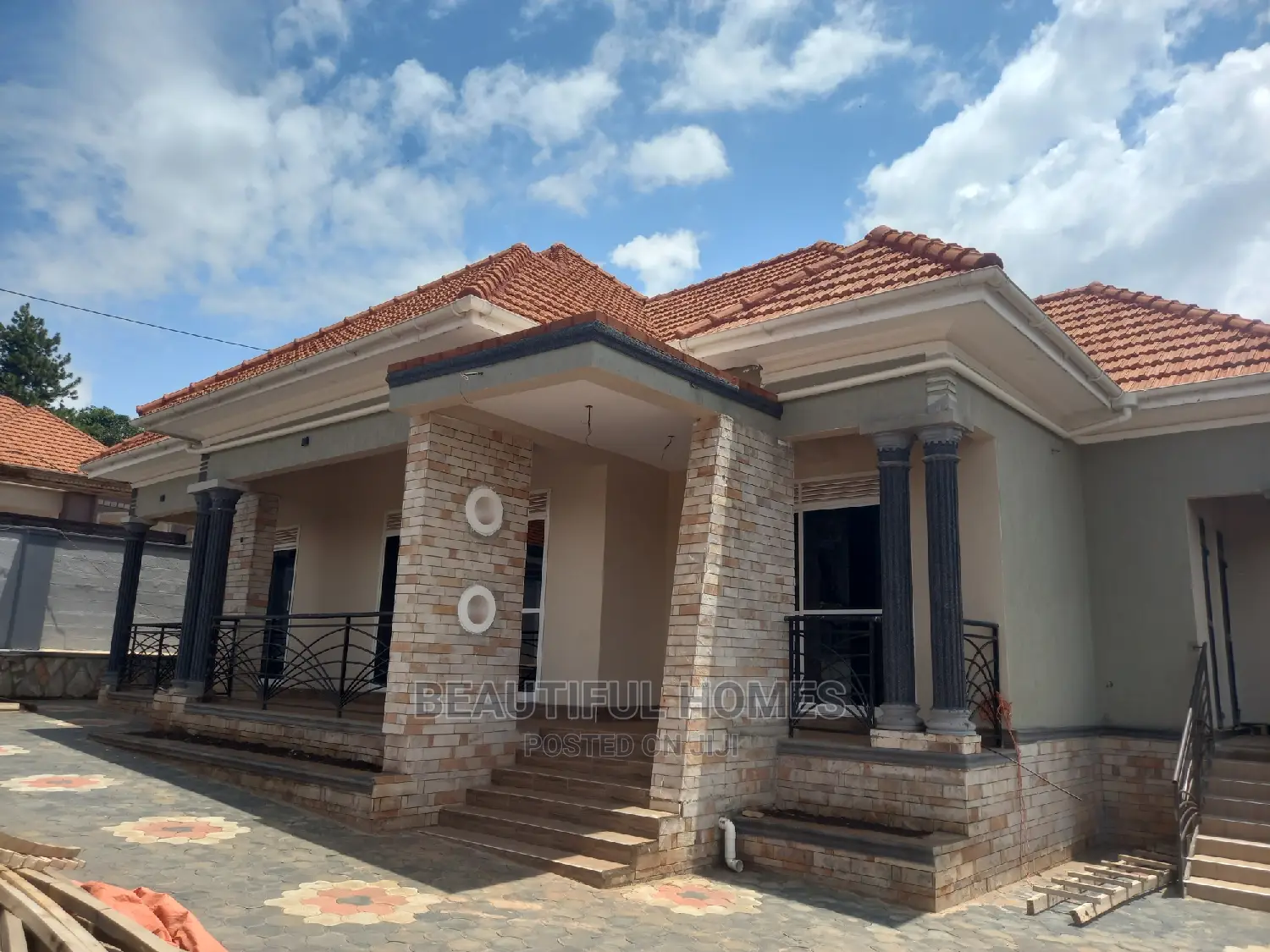 Furnished 4bdrm Bungalow in Kira Wealthy for Sale