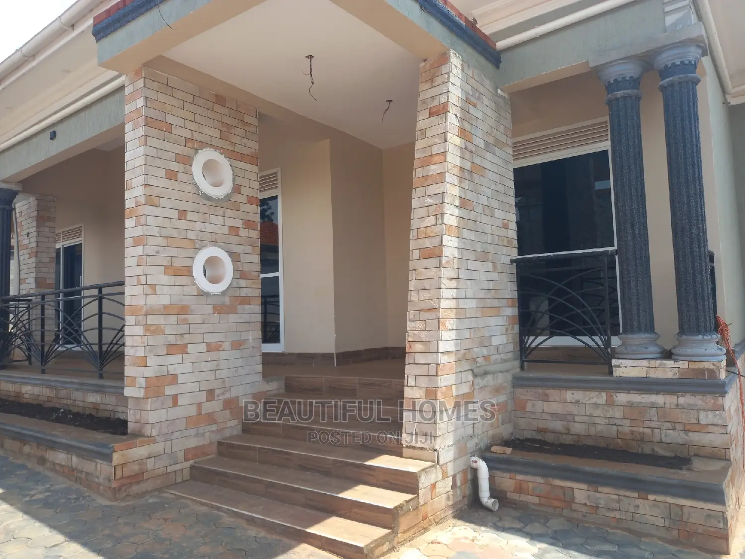 Furnished 4bdrm House in Kira for Sale
