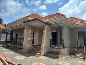 Furnished 4bdrm House in Kira for Sale