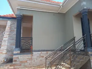 Furnished 4bdrm House in Kira Posh for Sale