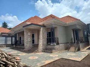 Furnished 4bdrm Bungalow in Kira for sale