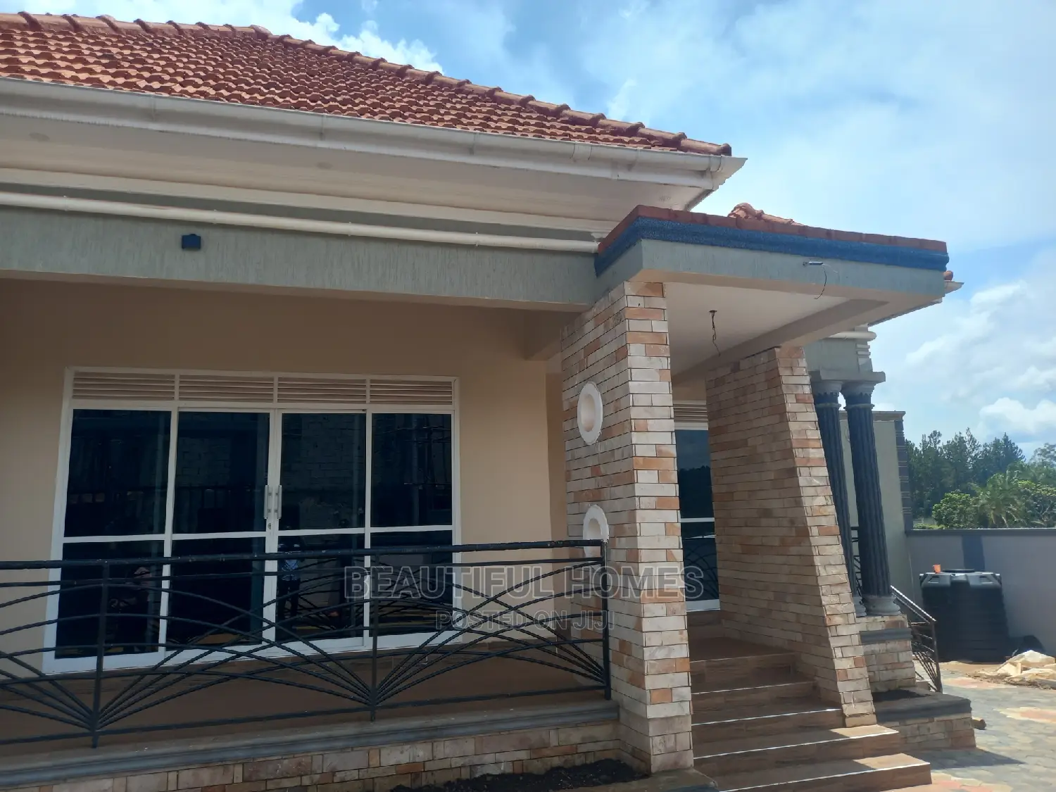 Furnished 4bdrm Bungalow in Kira for sale