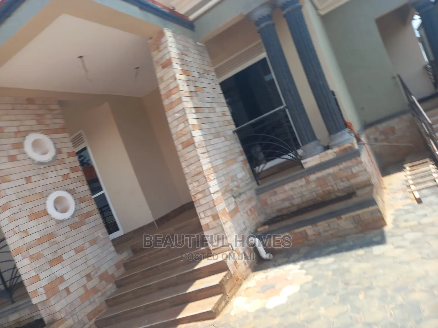 Furnished 4bdrm Bungalow in Kira for sale