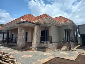 Furnished 4bdrm House in Kira for Sale
